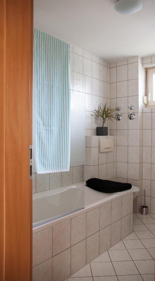 Gemuetliche Wohnung Mit Sonniger Terrasse Bietigheim-Bissingen Ngoại thất bức ảnh